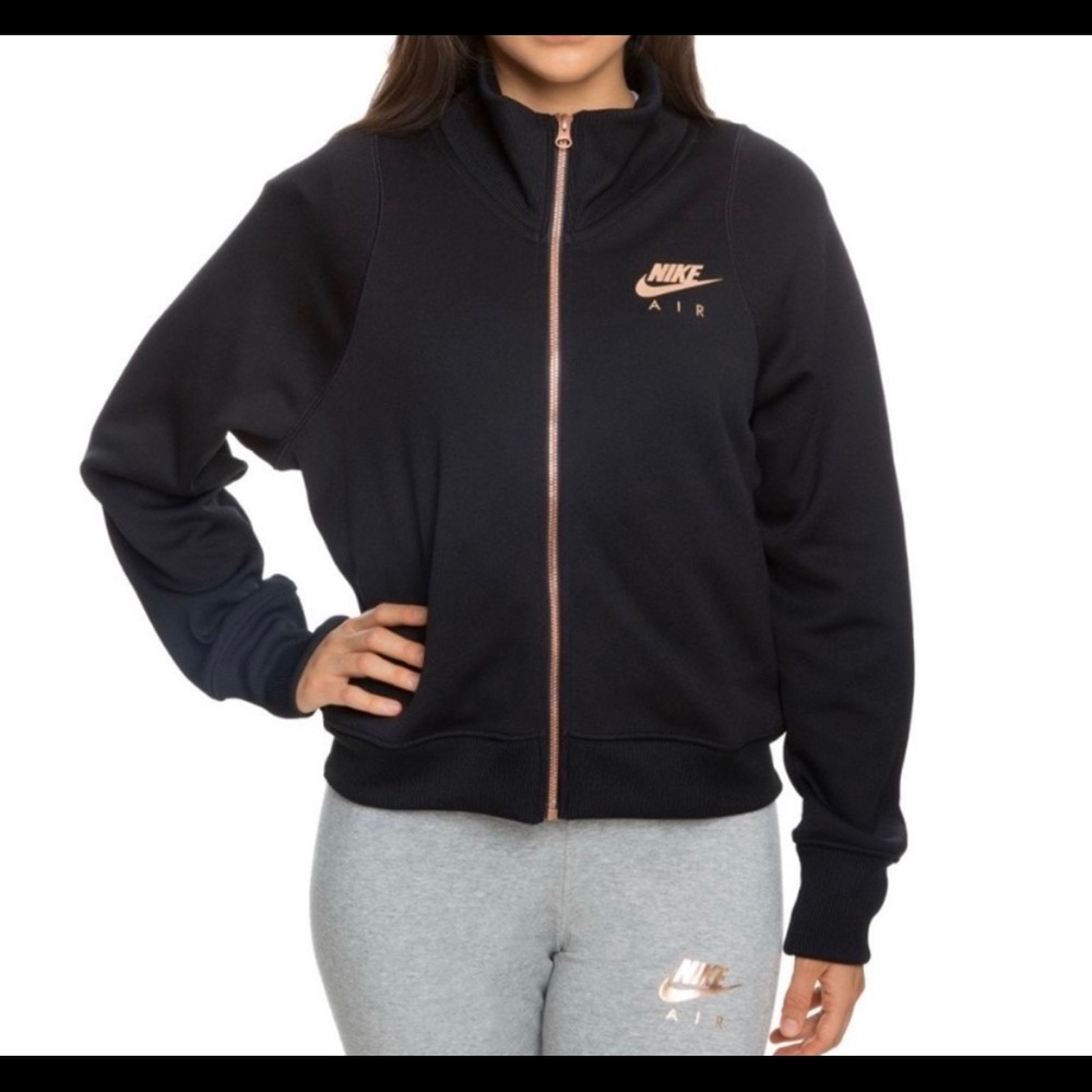 nike sweatshirt